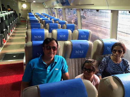 Makruzz Premium Class